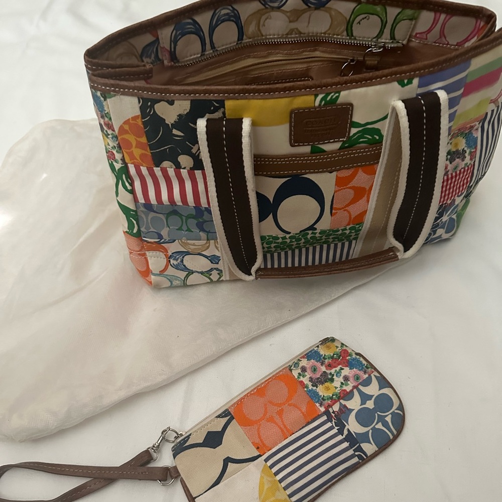 Coach purse and wristlet
